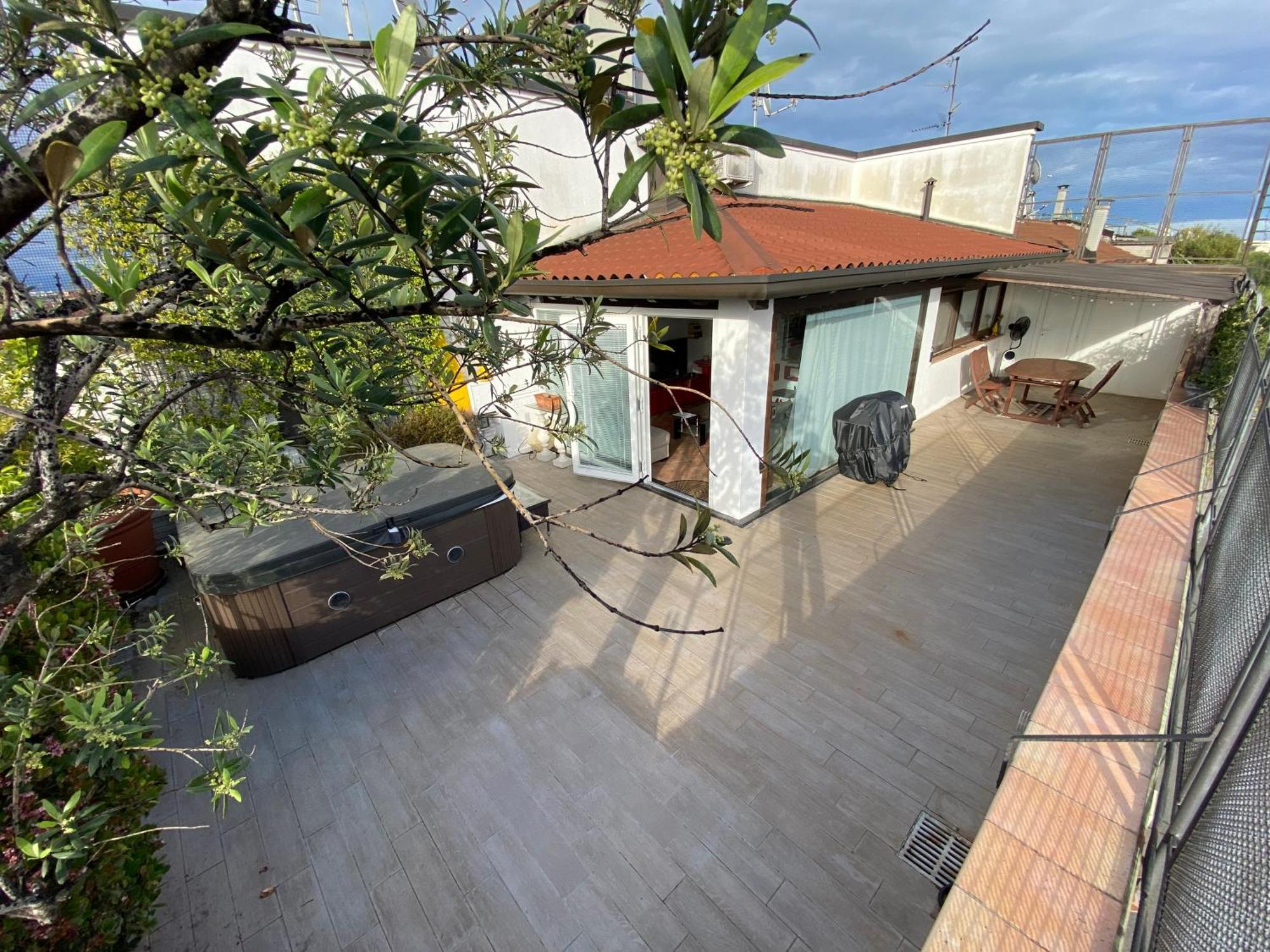 Rooftop Terrace - Elegante Attico Con Idromassaggio * Mailand